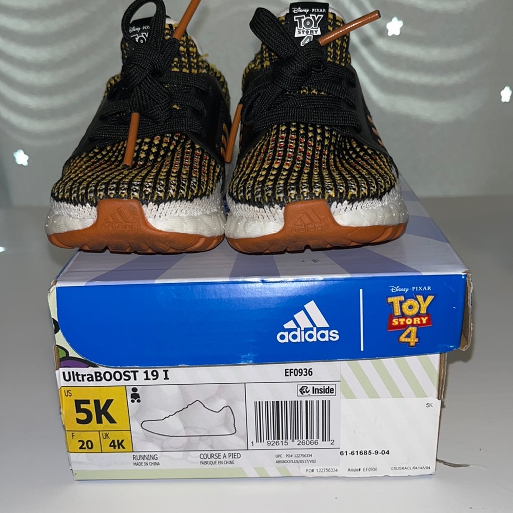 Adidas ultra boost TOY STORY edition 5K/5C lightly used